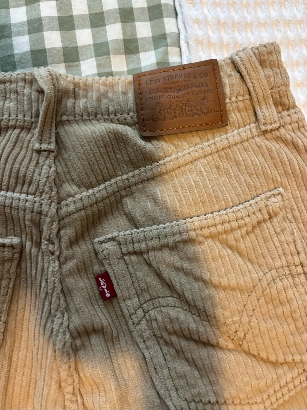 Levi's Ribcage Straight Ankle Corduroy Jeans in Granola